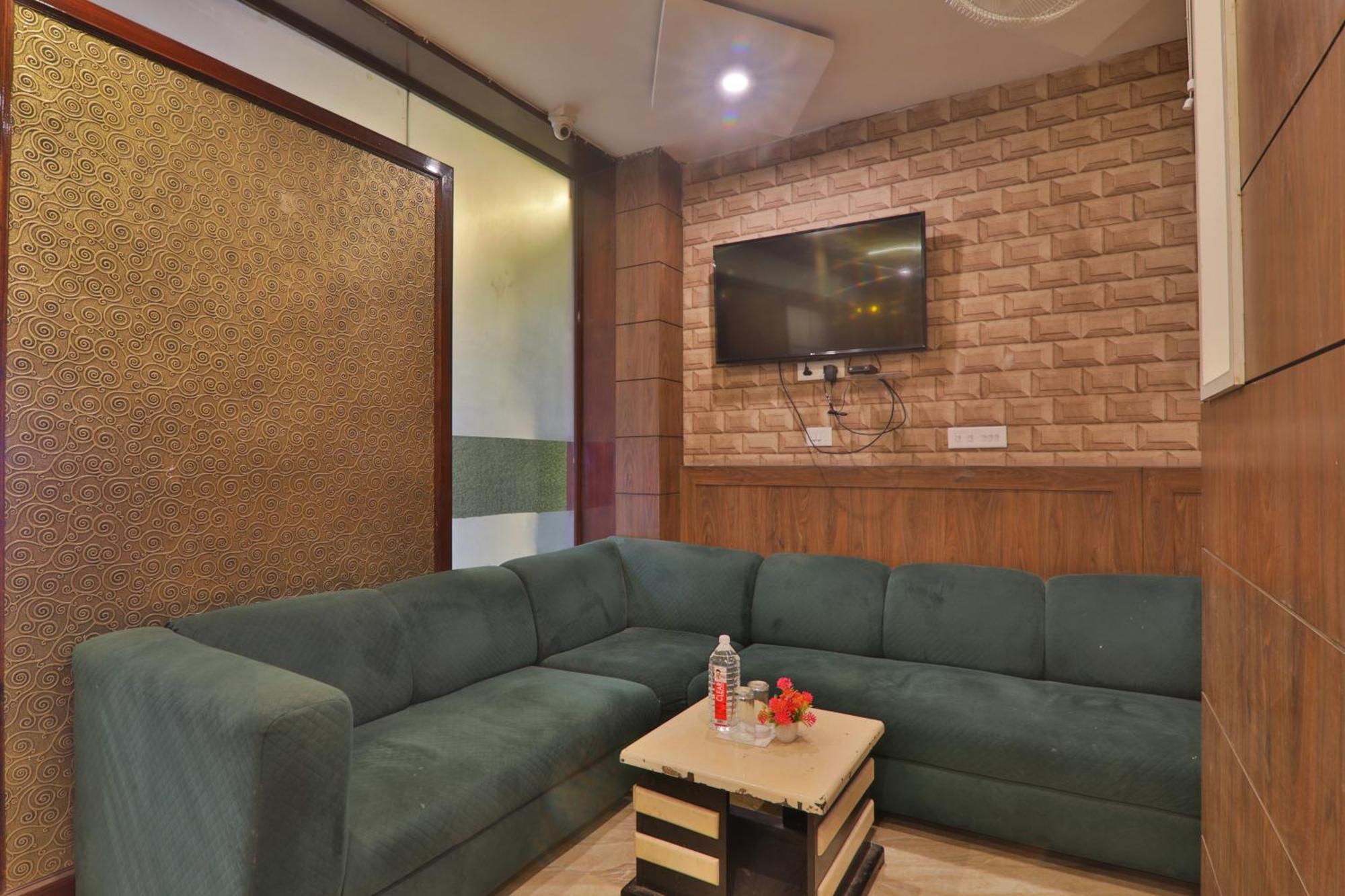 Hotel Janki Inn Sigra 2 Km From Kashi Vishwanath Dham Bénarès Extérieur photo