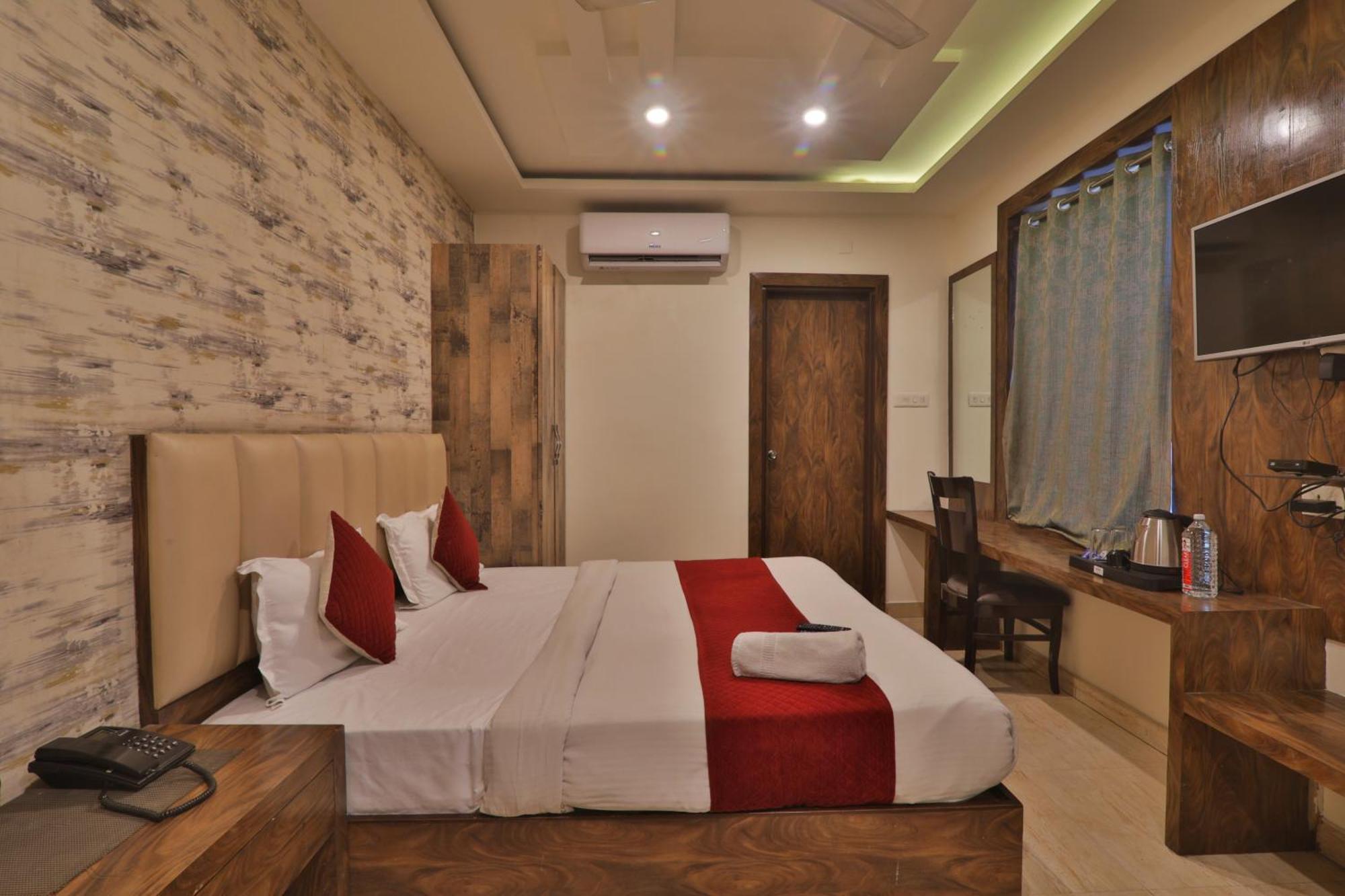 Hotel Janki Inn Sigra 2 Km From Kashi Vishwanath Dham Bénarès Extérieur photo