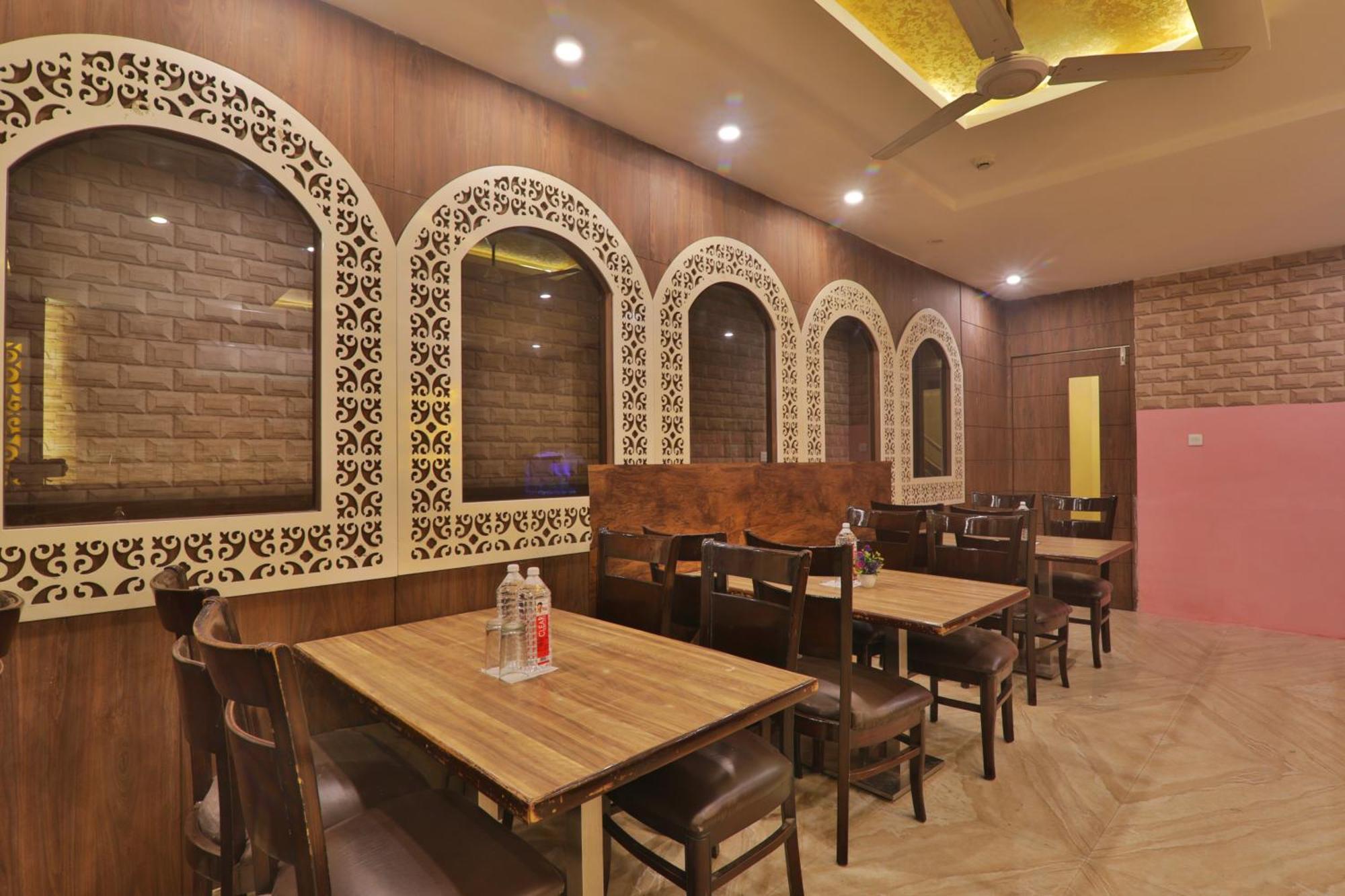 Hotel Janki Inn Sigra 2 Km From Kashi Vishwanath Dham Bénarès Extérieur photo