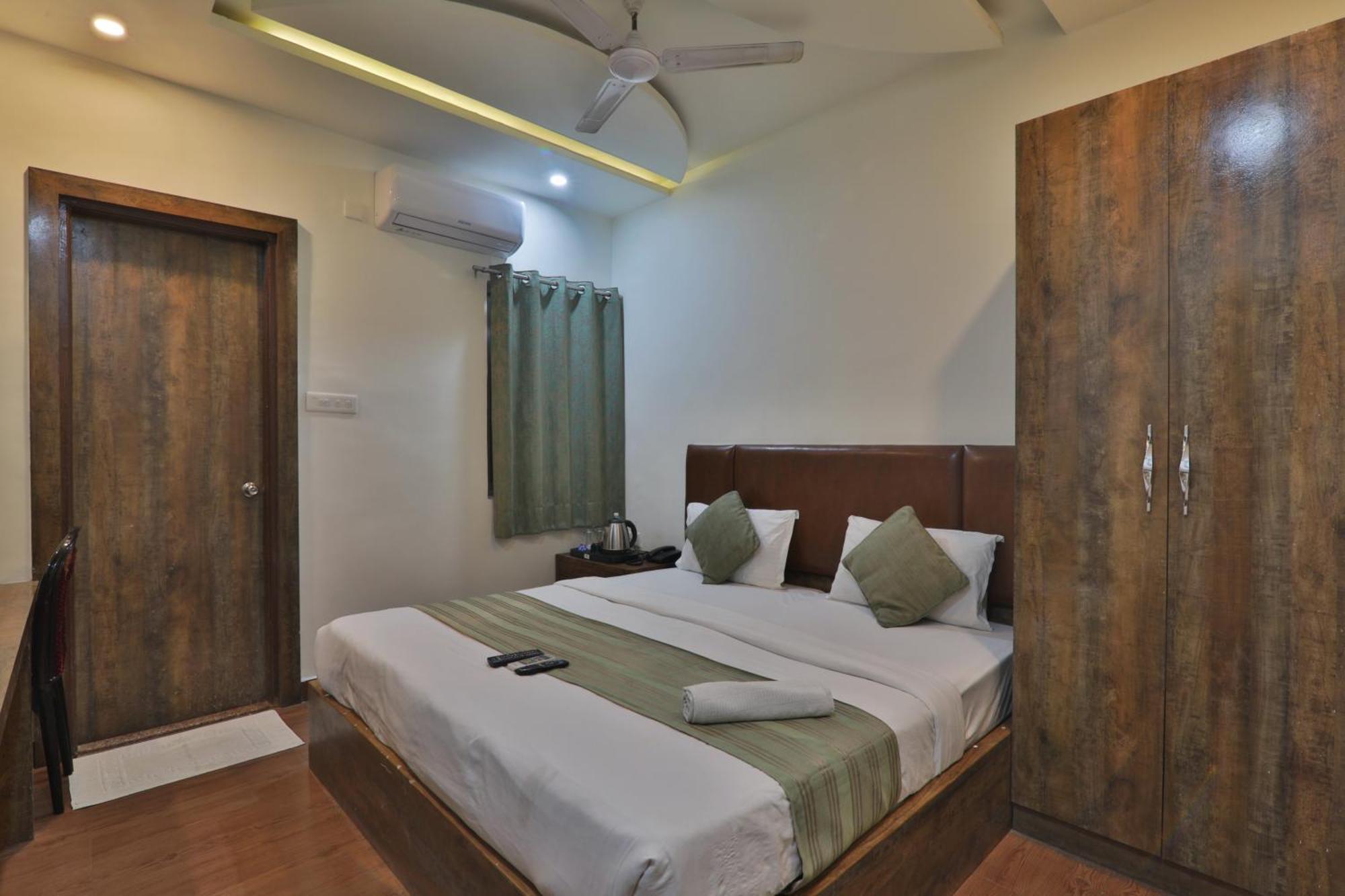 Hotel Janki Inn Sigra 2 Km From Kashi Vishwanath Dham Bénarès Extérieur photo
