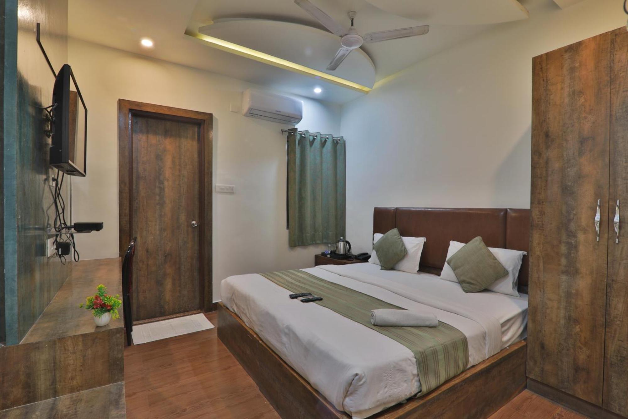 Hotel Janki Inn Sigra 2 Km From Kashi Vishwanath Dham Bénarès Extérieur photo