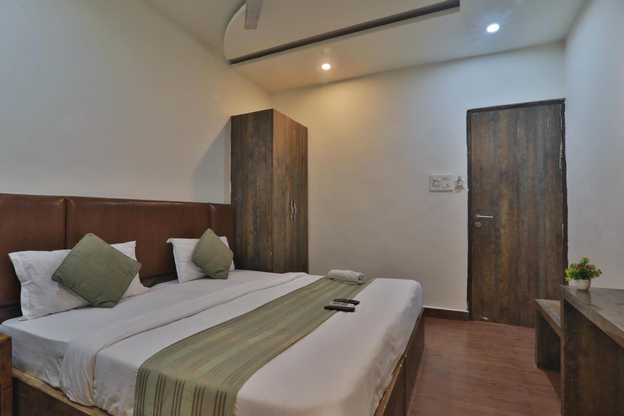 Hotel Janki Inn Sigra 2 Km From Kashi Vishwanath Dham Bénarès Extérieur photo