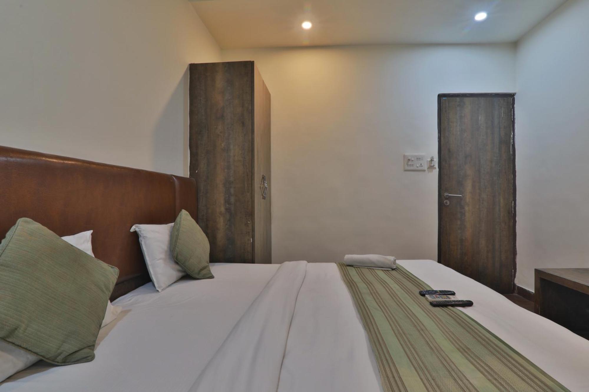 Hotel Janki Inn Sigra 2 Km From Kashi Vishwanath Dham Bénarès Extérieur photo