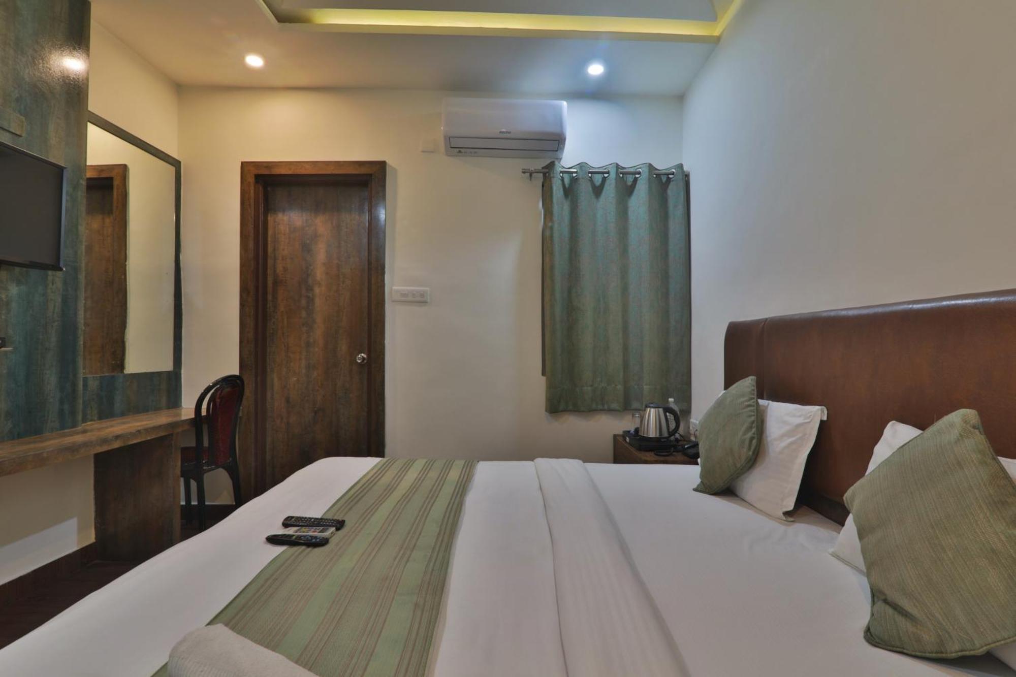 Hotel Janki Inn Sigra 2 Km From Kashi Vishwanath Dham Bénarès Extérieur photo