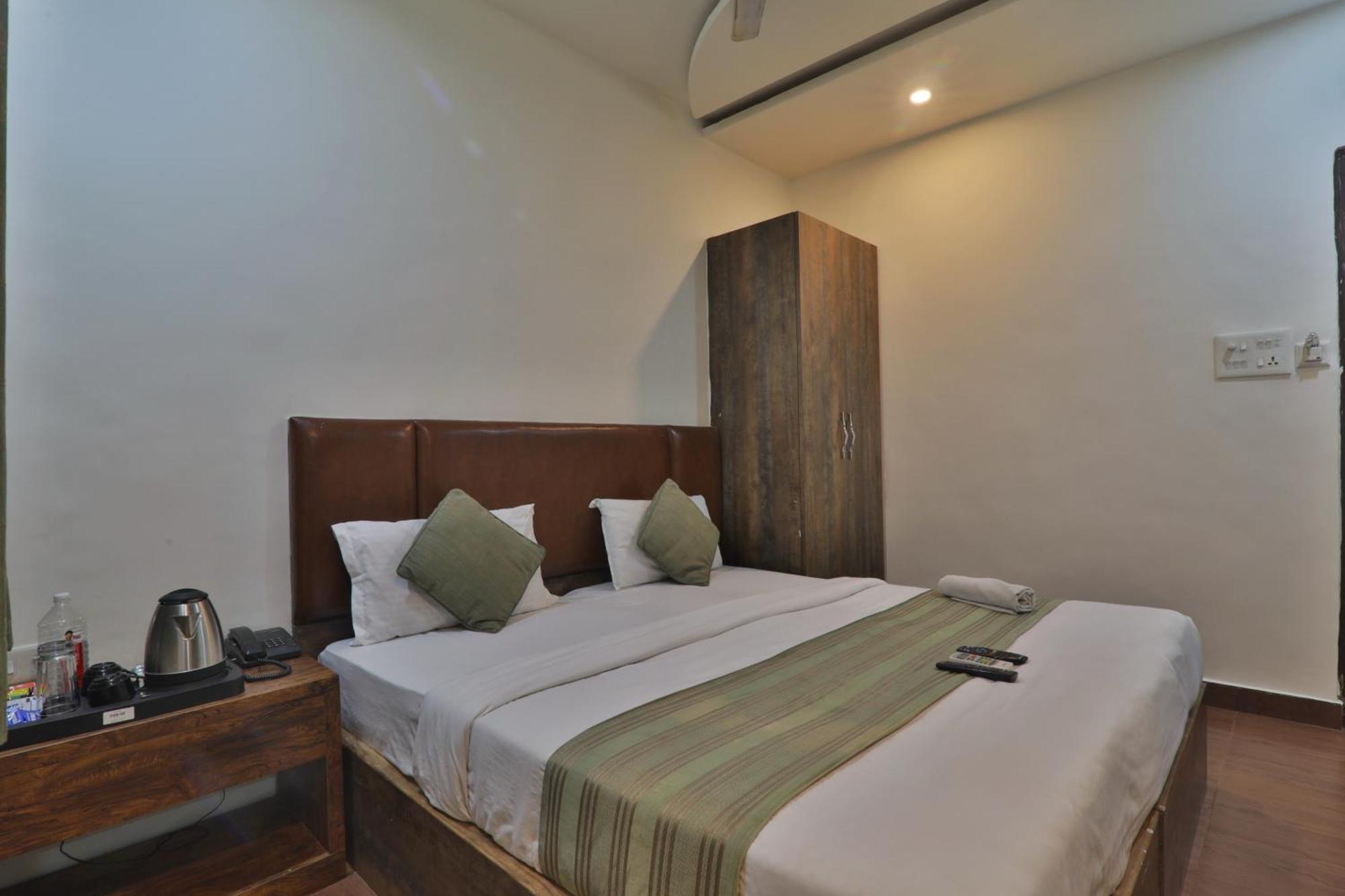 Hotel Janki Inn Sigra 2 Km From Kashi Vishwanath Dham Bénarès Extérieur photo